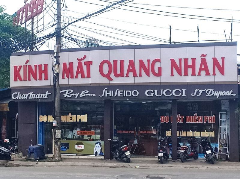 kinh-mat-quang-nhan.jpg