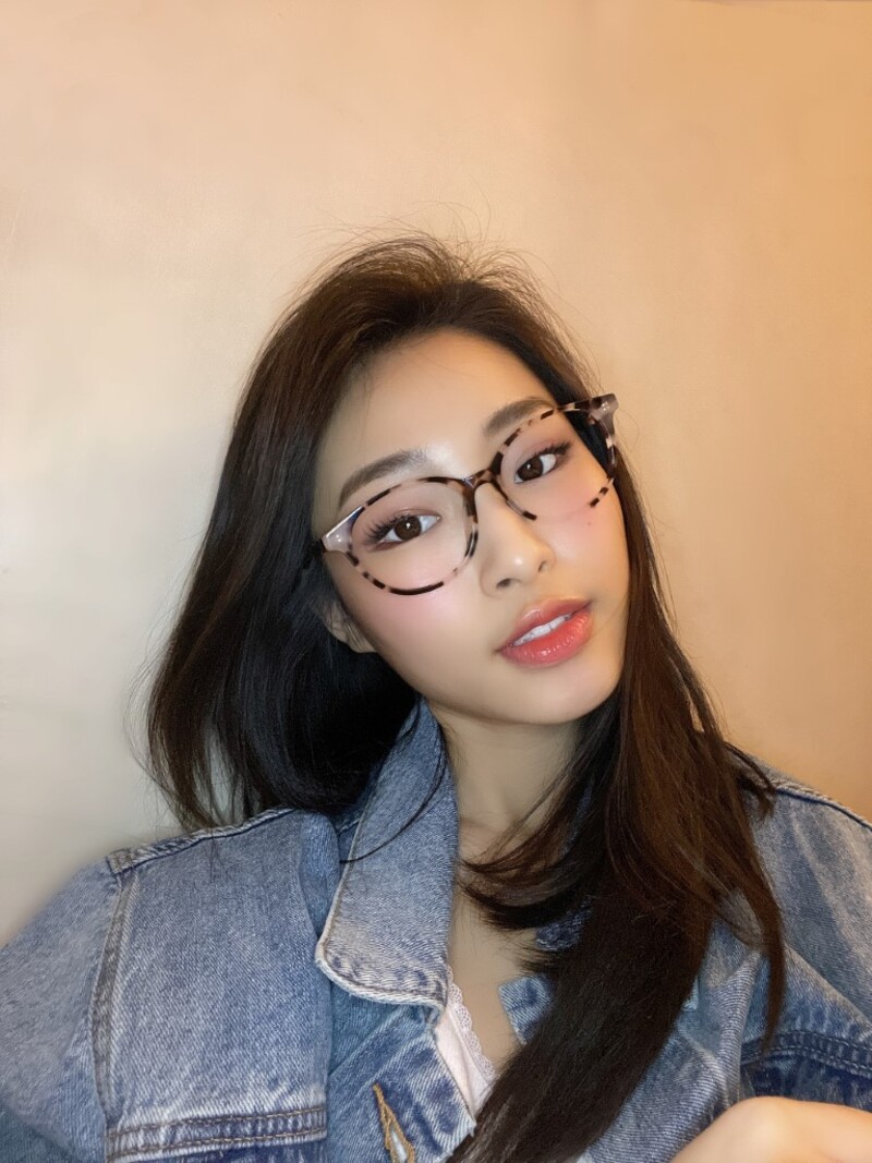mat-vuong-deo-kinh-gi5.jpg