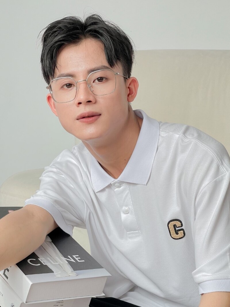 nen-deo-kinh-hay-mo-mat1.jpg